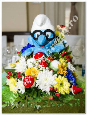 aranjament floral botez Strumfi1